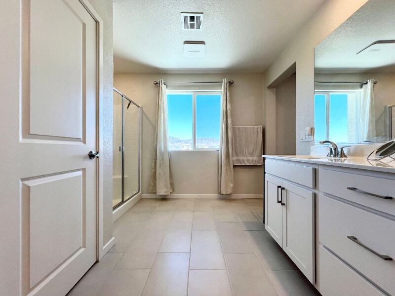 Building Photo - 2878 Sweeping Palm Rd