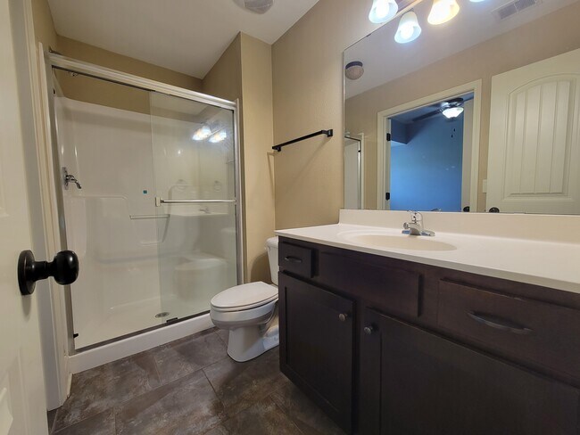 Building Photo - 12304 NW Fox Creek Drive