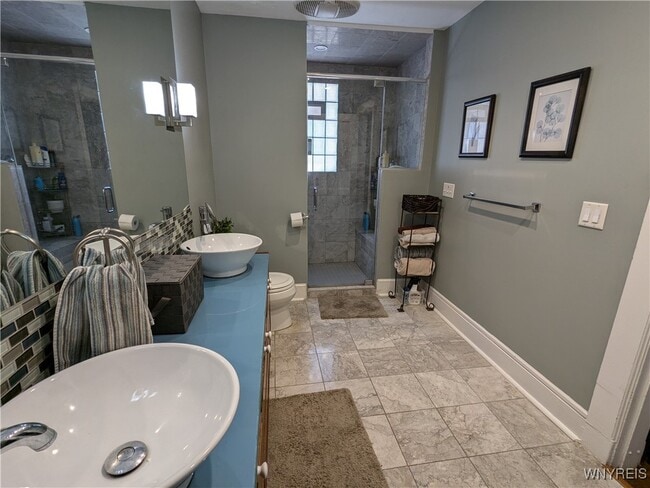 Building Photo - 656 Lafayette Ave