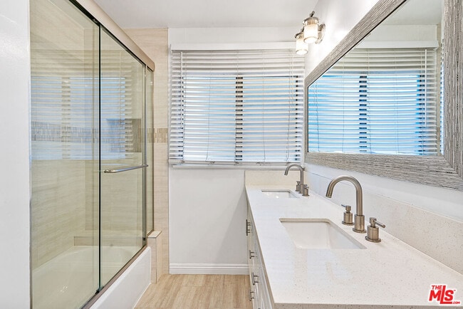 Building Photo - 6086 Saturn St