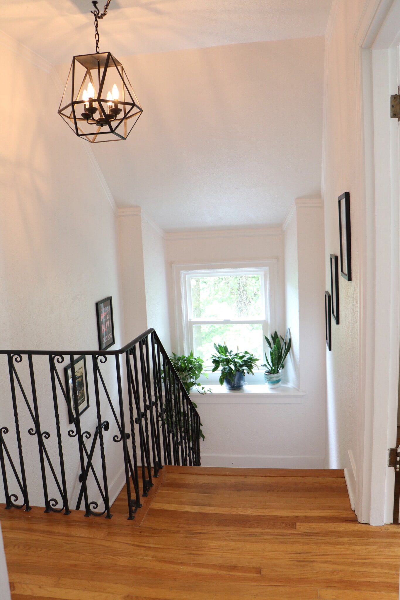 Stairway - 140 NW Maywood Dr
