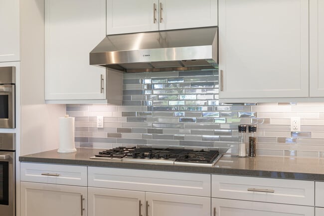 Building Photo - 1701 Retreat Cir