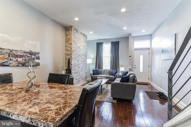 Building Photo - 2653 Jasper St