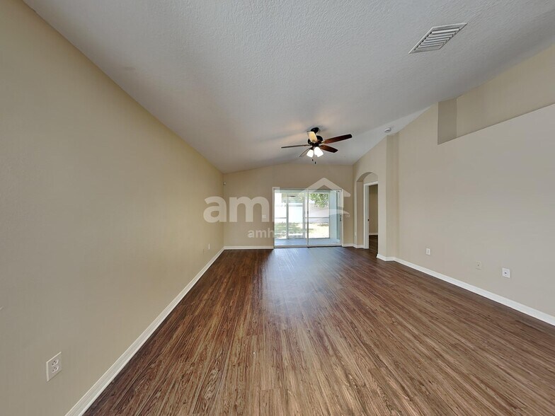 Building Photo - 1012 Cristelle Jean Dr