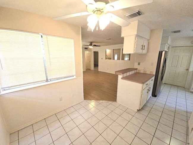 Building Photo - 12702 Ravensway Dr