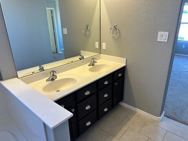 Building Photo - Cabezon Beauty | Large Yard | 2 Living Areas & Upstairs Loft | 1-year Lease | Coming Soon Pre-lea...