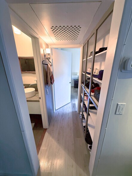Built-in shelving in hallway - 622 S Barrington Ave