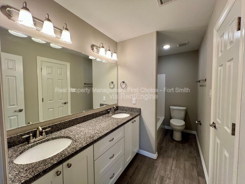 Building Photo - 6623 Leightyn Ln