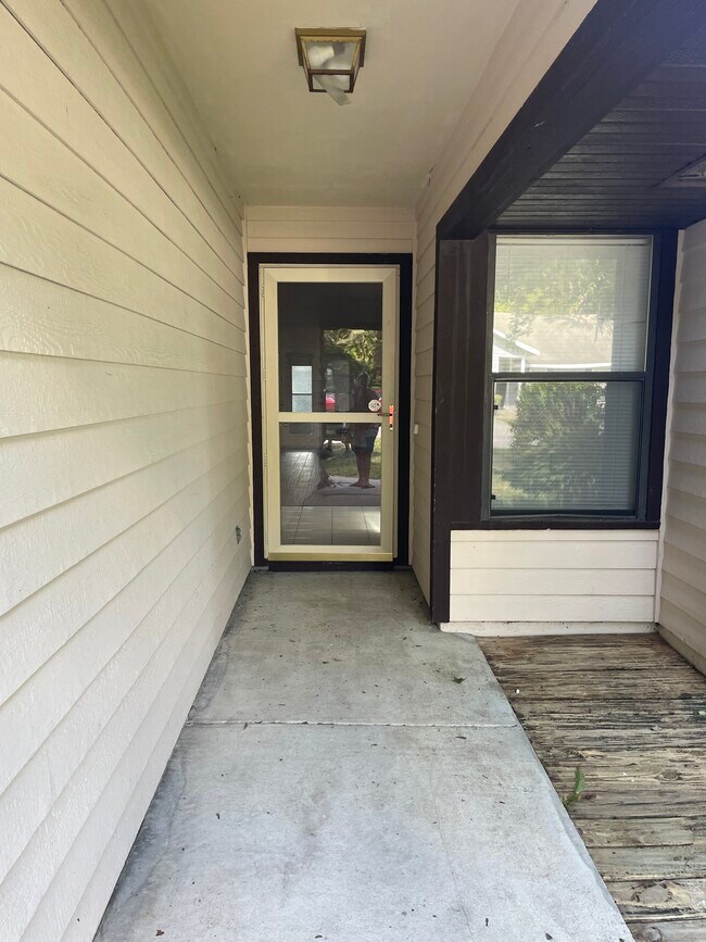 Building Photo - 6534 NW 37th Terrace
