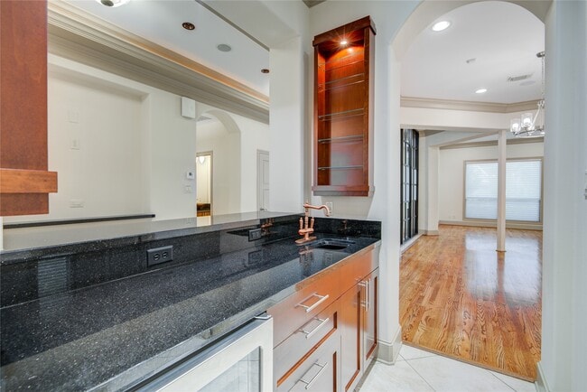 Building Photo - 5346 Val Verde St