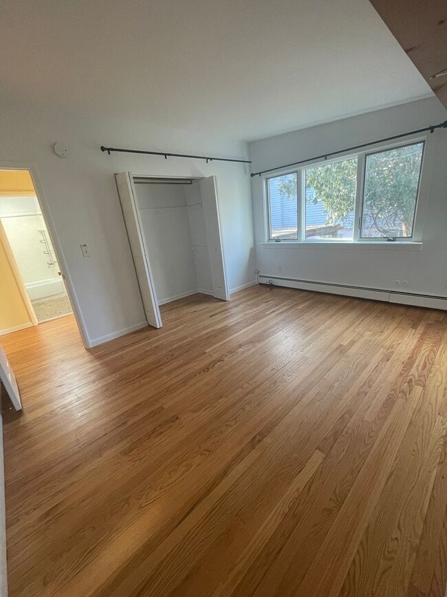 Building Photo - 4 Bed / 2 Bath Home Near Virginia Park