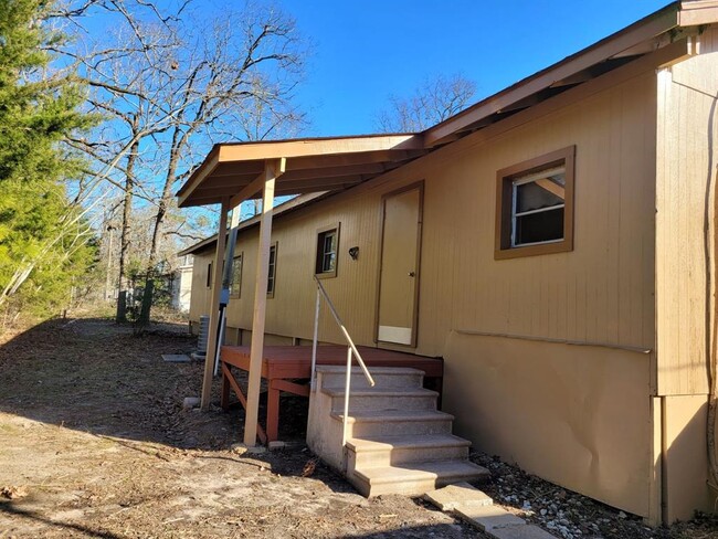 Building Photo - 234 E Yaupon Oak