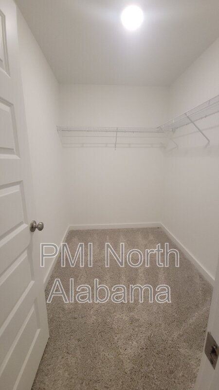 Building Photo - 7582 Discovery Pt Dr NW