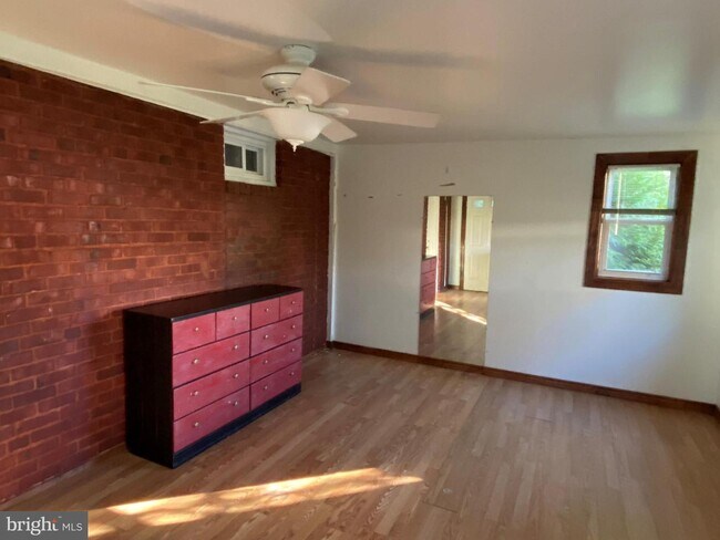 Building Photo - 3205 Labyrinth Rd