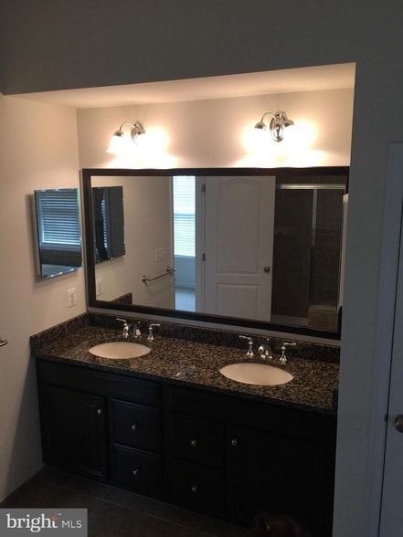Building Photo - 43165 Barnstead Dr