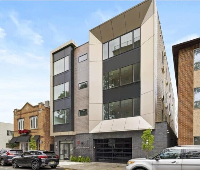 Building Photo - 148-150 70th St