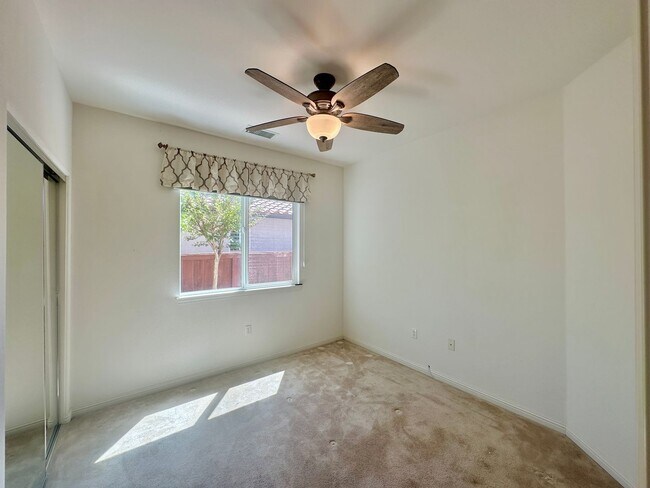 Building Photo - 2653 Traditions Loop
