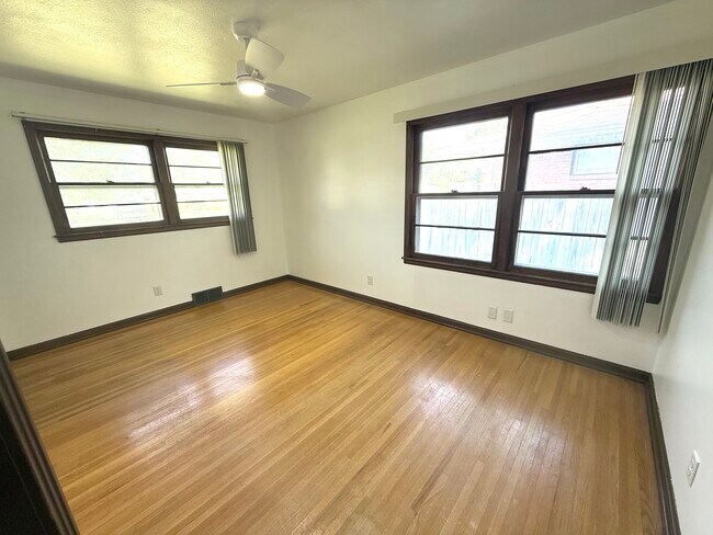 Building Photo - 2111 W 24th St N