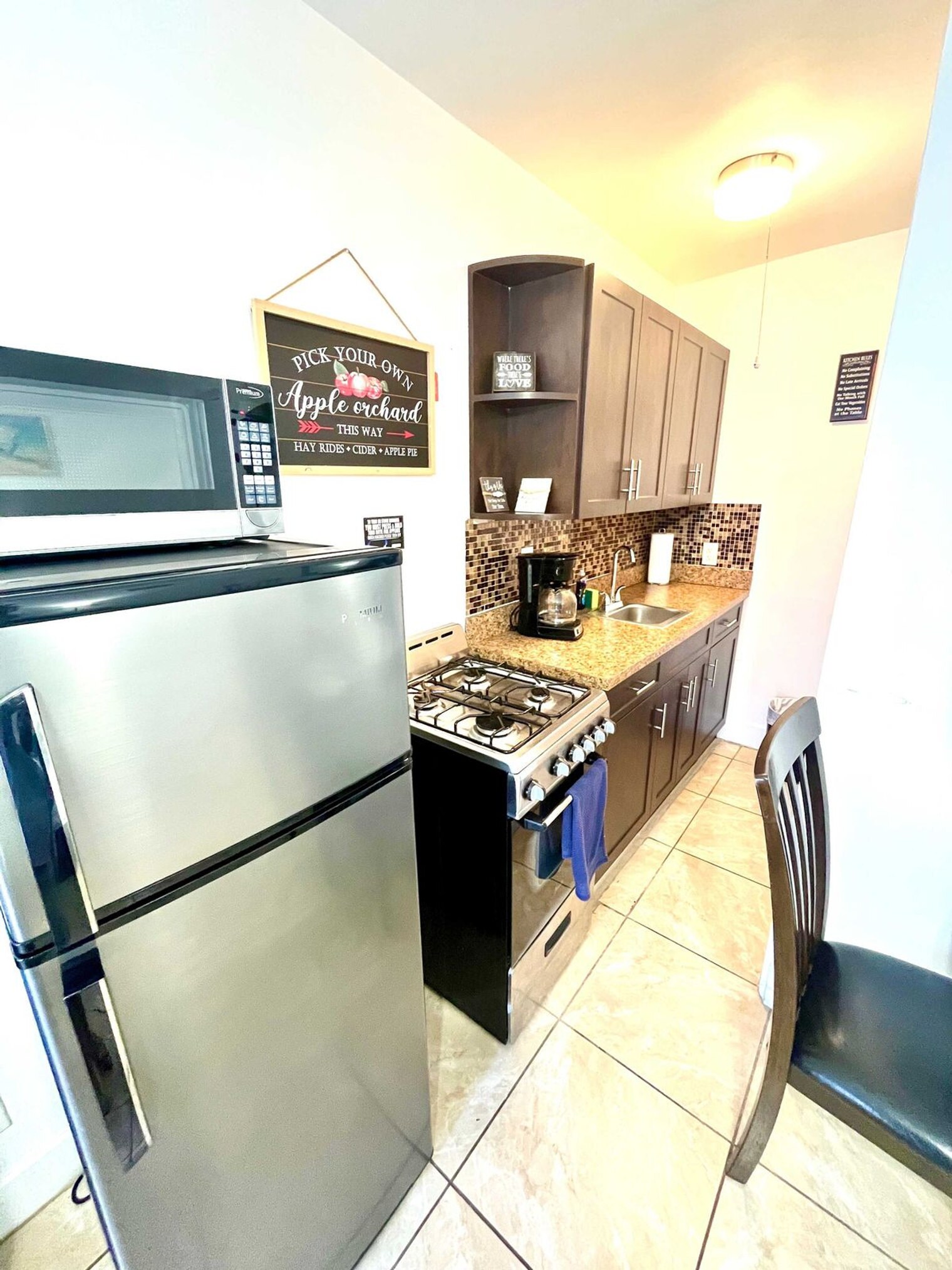 Building Photo - 338 Van Buren St