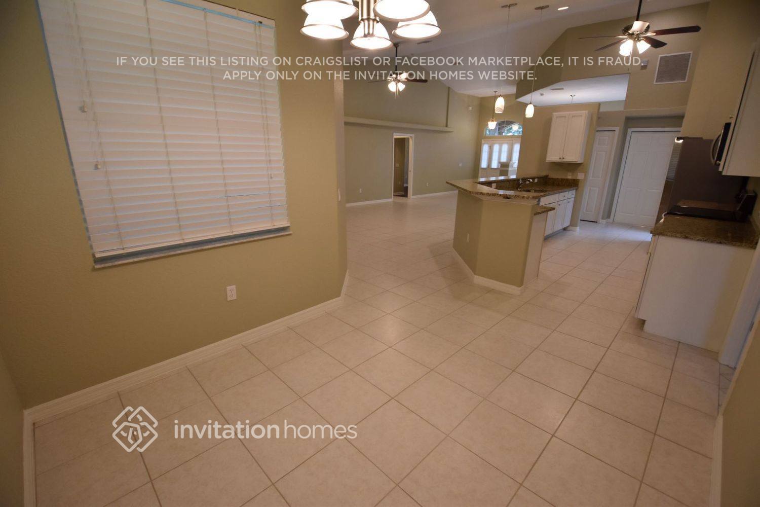 Building Photo - 456 San Ambrosio St