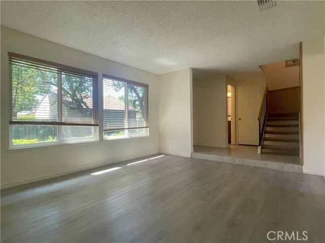 Building Photo - 1255 Meadowglen Ln