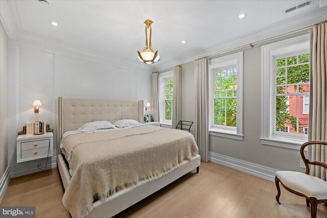 Building Photo - 1524 Swann St NW