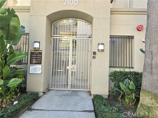 Building Photo - 2225 Scholarship