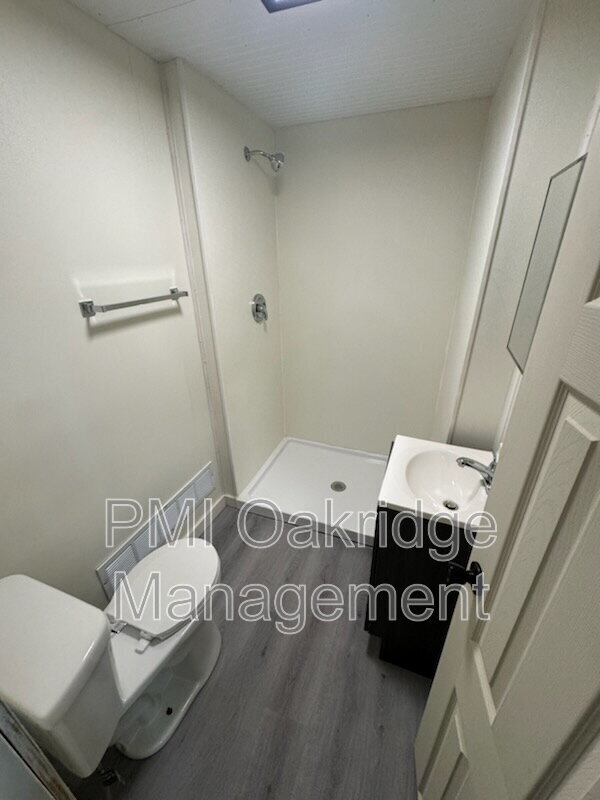 Building Photo - 321 E South St