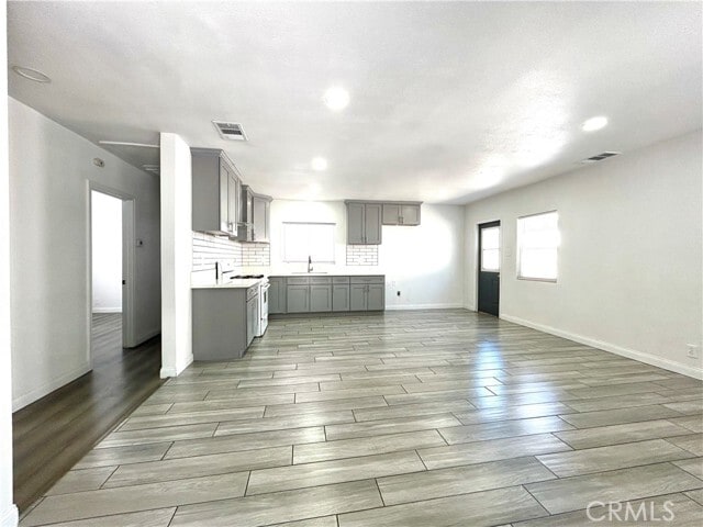Building Photo - 1329 N Sultana Ave