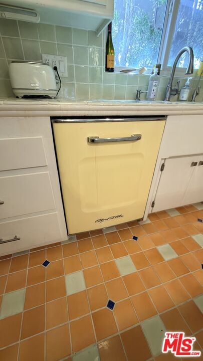 Building Photo - 1570 Via Capri