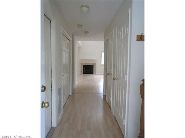 Building Photo - 105 The Mews