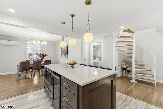 Building Photo - 48 Hobart Pl