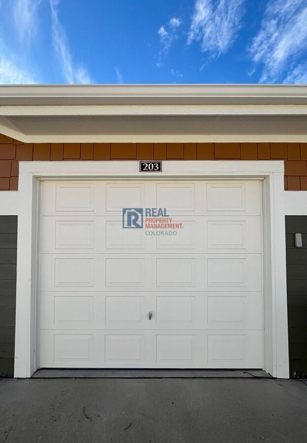 Building Photo - 2302 Owens Ave