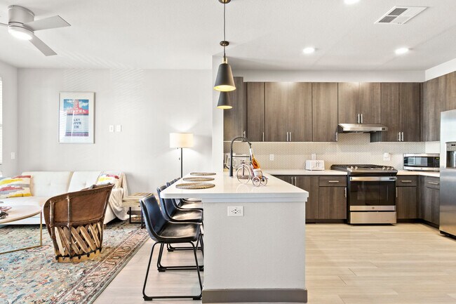 Building Photo - 400 N 2nd Ave