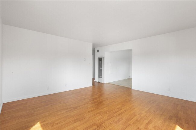 Building Photo - 92 Maitland Dr