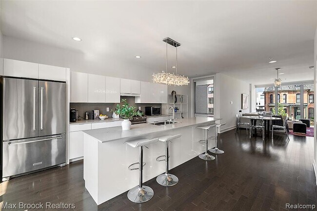 Building Photo - 284 Alfred St