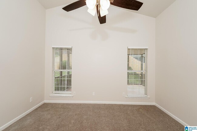 Building Photo - 4832 Longmeadow Dr