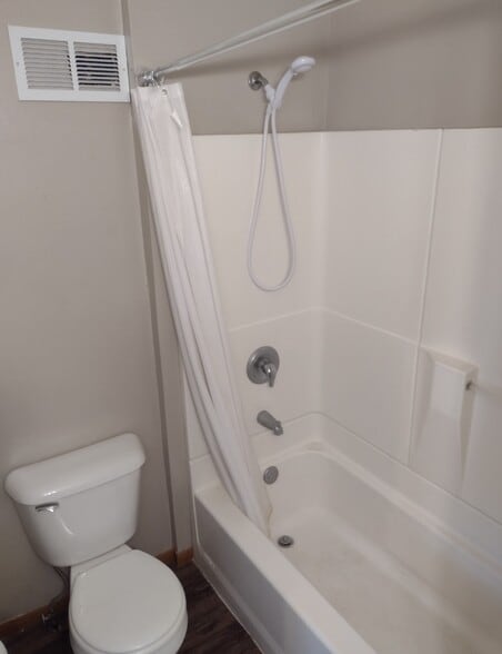 Building Photo - 2023 S 24th St