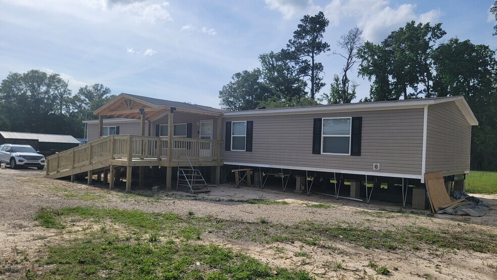 Building Photo - 32744 Carolee Cir