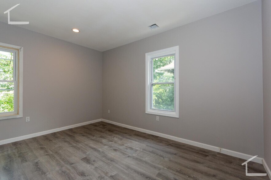 Building Photo - 39 Long Ave