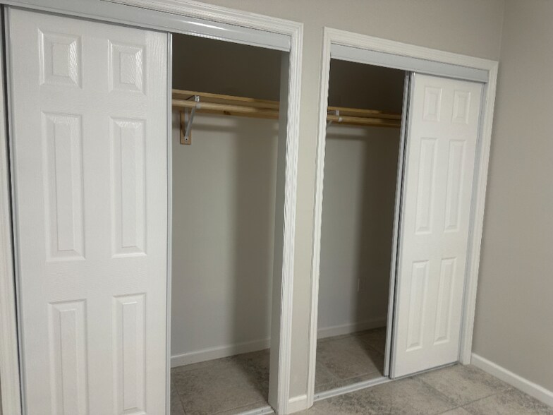 Building Photo - 67 Brinkerhoff St