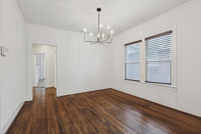 Building Photo - 5620 Richmond Ave