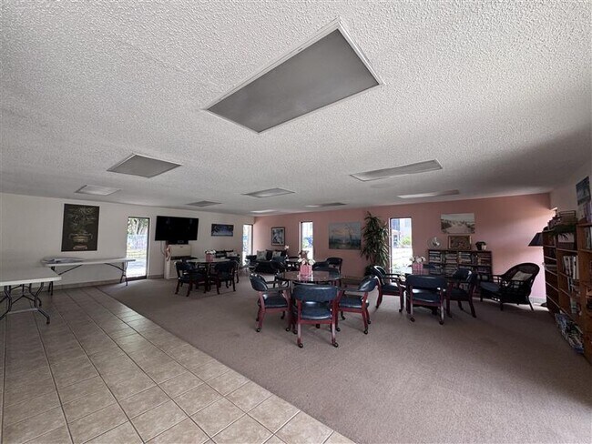 Building Photo - 519 Albee Farm Rd
