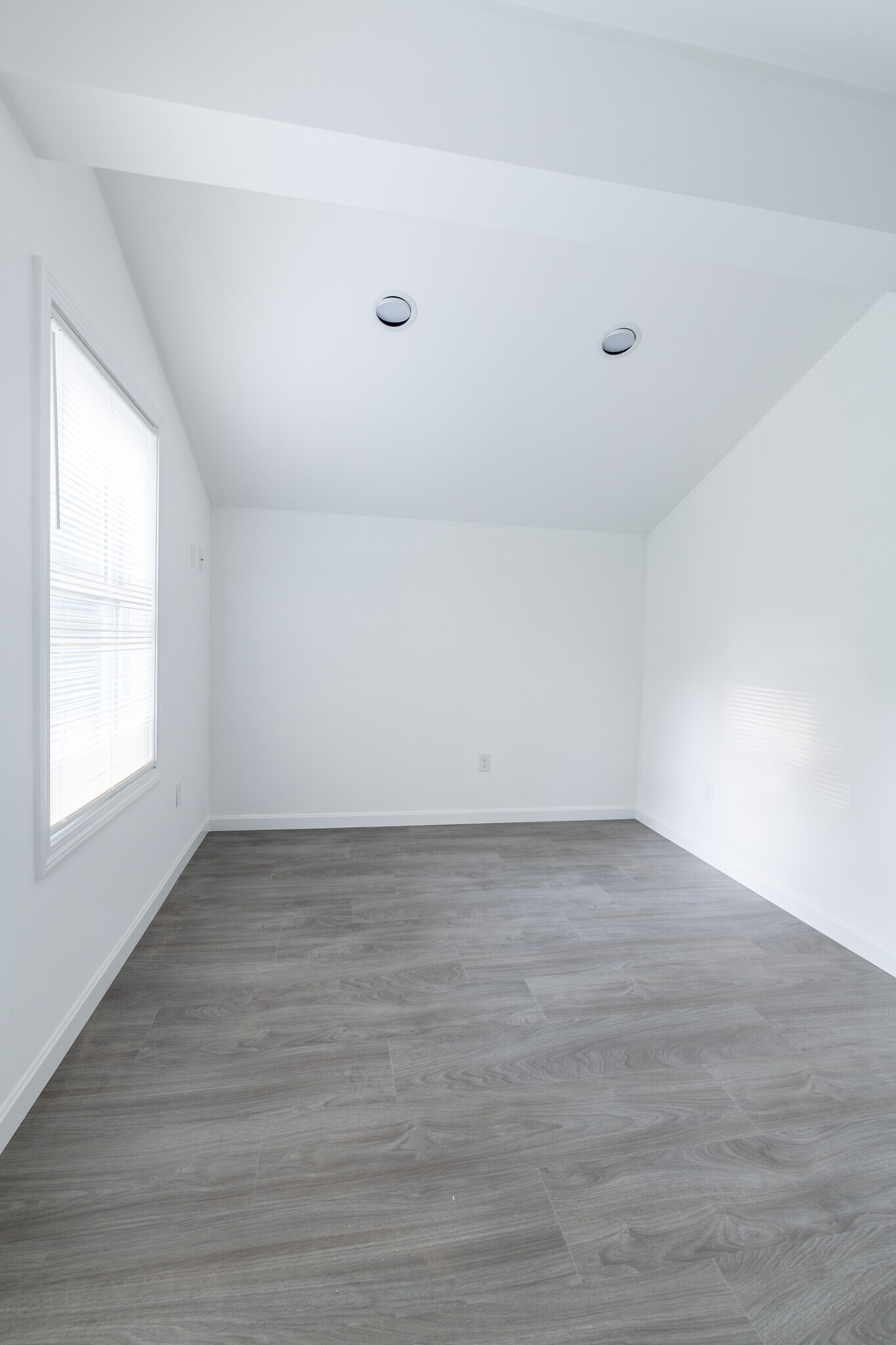 Main Bedroom - 56 Pine St
