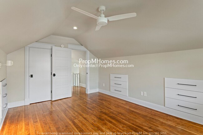 Building Photo - Charming Three Bedroom Home In N Portland!