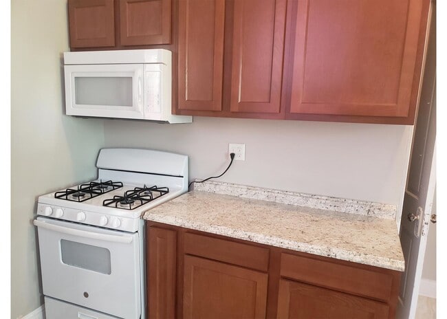 Building Photo - 3218 Bishop St