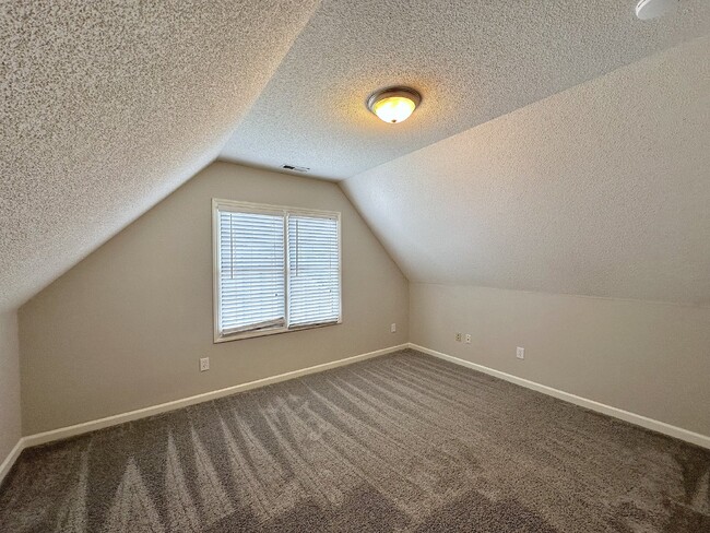 Building Photo - Beautiful 2 Story Home in Raleigh!