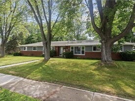 Building Photo - 1323 Cardinal Ln