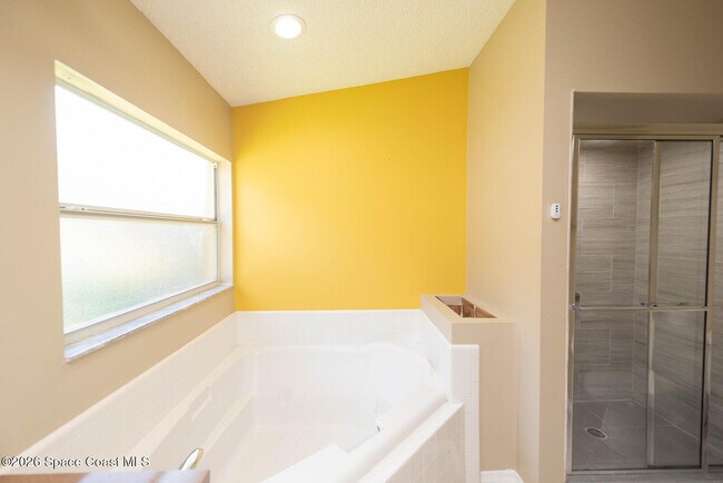 Building Photo - 7033 Hammock Trace Dr