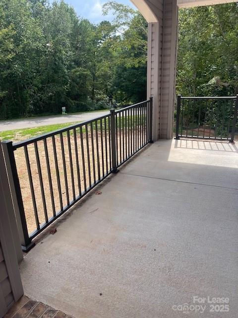Building Photo - 153 Brook Creek Dr
